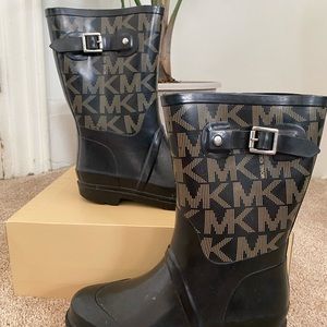 Black Michael kors logo rain boot size 6.5